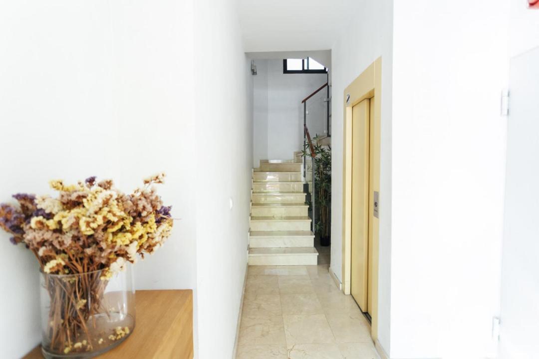 Minty Stay 3Bd Apartment - Triana Sevilla Bagian luar foto