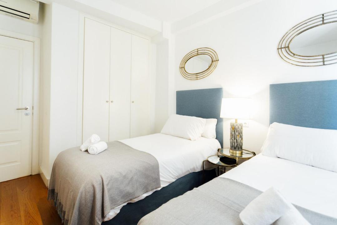 Minty Stay 3Bd Apartment - Triana Sevilla Bagian luar foto
