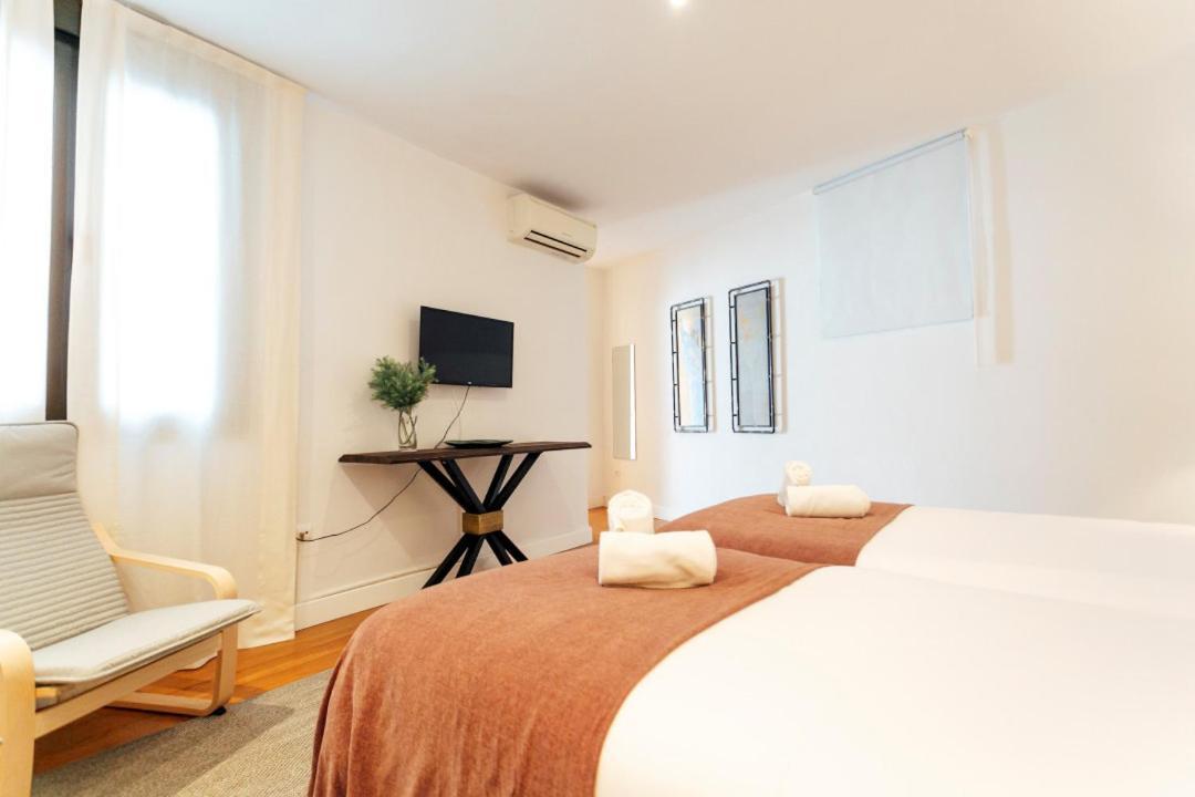 Minty Stay 3Bd Apartment - Triana Sevilla Bagian luar foto