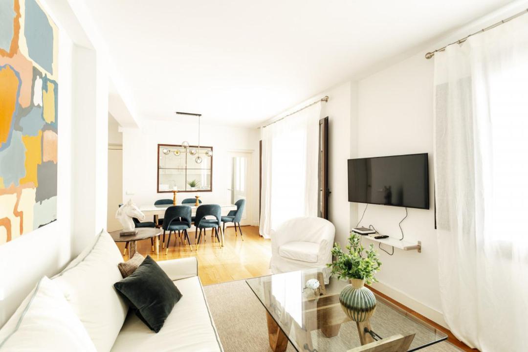 Minty Stay 3Bd Apartment - Triana Sevilla Bagian luar foto