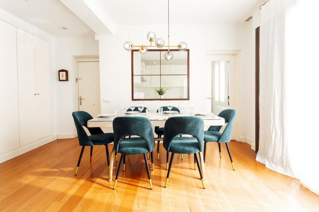 Minty Stay 3Bd Apartment - Triana Sevilla Bagian luar foto