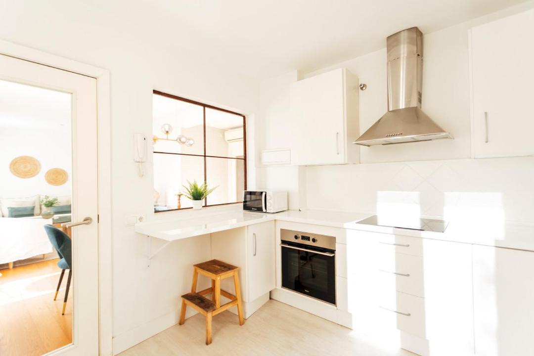 Minty Stay 3Bd Apartment - Triana Sevilla Bagian luar foto