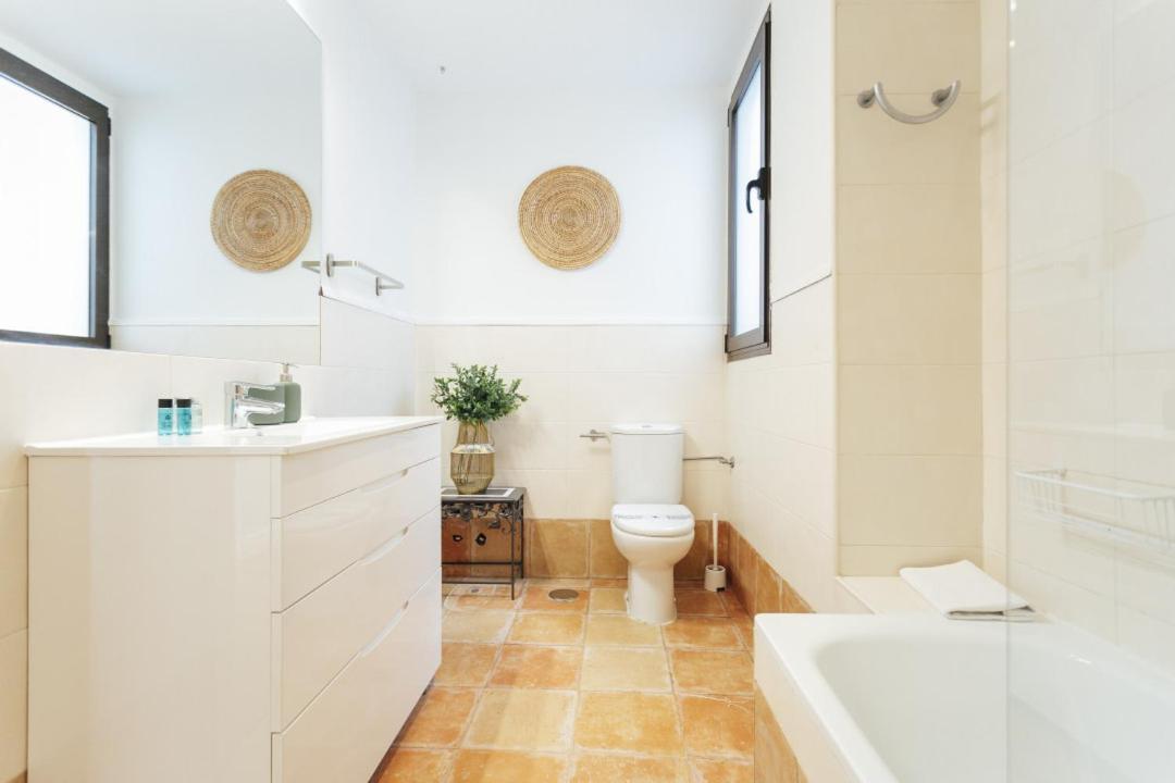 Minty Stay 3Bd Apartment - Triana Sevilla Bagian luar foto