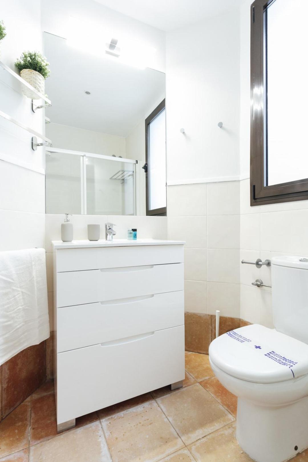 Minty Stay 3Bd Apartment - Triana Sevilla Bagian luar foto